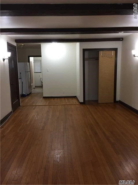 Beautiful 1 Bedroom Apartment In Flushing For Rent. Features Living Room, Eat-In-Kitchen, 1 Bedroom, 1 Bath. Hardwood Flooring Throughout. All Electric. Nearby Busses And Shopping.