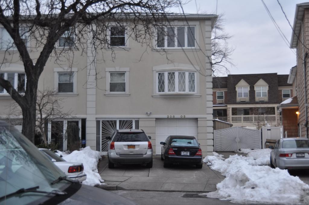 Beautiful Triplex For Rent In Bayside. Featuring Living Room, Dining Room, Kitchen, 4 Bedrooms, And 2.5 Bathrooms. Hardwood Flooring Throughout. Includes Dishwasher, Washer, Dryer, Central Air Condition, And 1 Parking Spot. Near Bus And Shops. A Must See!