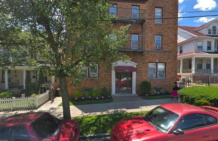 Spacious 1 Bedroom Apartment Available for Rent in Woodhaven. Features Living Room, Dining Room, Eat-in-Kitchen, and 1 Full Bathroom. Heat and Water included. Coin Operated Washer/Dryer Available in Basement. Convenient to Transportation and Shops!