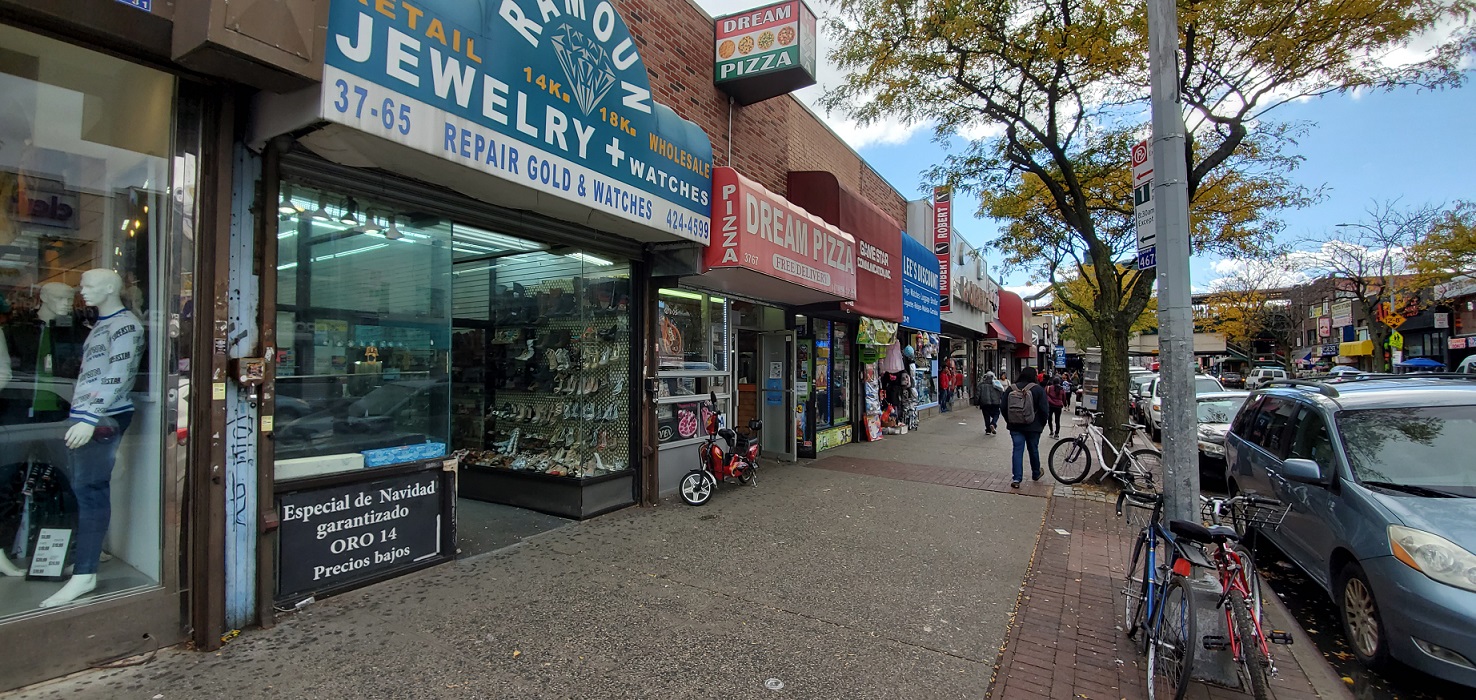 Rent: Upon Request
Size: 1050 SF.
No Basement
_______________________________________________________________________________________________

Top retail space on Junction blvd by Roosevelt ave and 7 train, great foot traffic, high ceiling, bathroom, glass frontage.
Excellent for restaurant, bar, fast food, bakery, liquor store, medical, professional, QSR,

((NO FEE))

Search NICOLASN in craigslist Office & Commercial for my available listings.
_______________________________________________________________________________________
Contact: N i c o l a s 917-885-4878