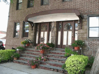 Beautiful 2 BR Apartment in Whitestone. Features LR DR EIK 2 BR's& 1 FULL BATH. Includes Heat & Water. Great Location with Plenty of Street Parking. Transportation Near. Call Today for More Details!