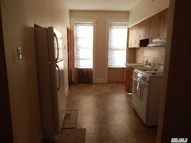 Lovely Ridgewood 2 Br. Apartment In Building Features 1 Full Bath, Lr, Dr And Kitchen. Hardwood Floors Throughout. Great Location Close To Stores And Transportation!