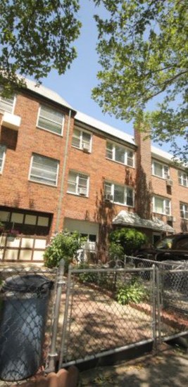 Lovely 1st Floor Apartment In Flushing For Rent Featuring 1 Master Bedroom, 1 Full Bath, Living Room And An Eat In Kitchen. Tile Flooring Throughout. All Utilities Included. Close To All Transportation And Shopping Stores!