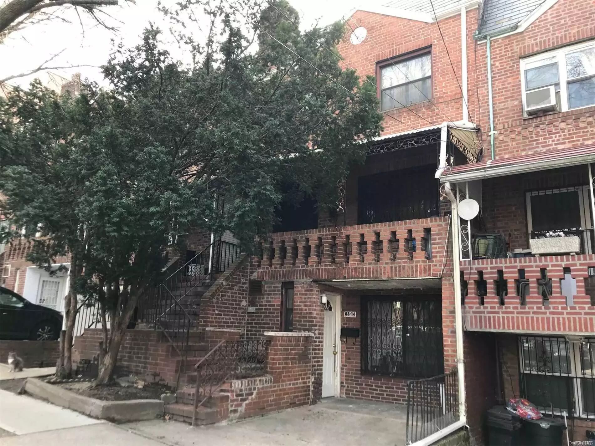Beautiful 2 Family home in top location.