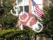 Beautiful And Sunny One Bedroom 1st Floor End Unit. Move- In Condition.Ceramic Tile Foyer & Kitchen. Freshly Painted. Roslyn Schools Walk To Lirr And House Of Worship