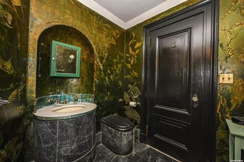 Chanler bathroom