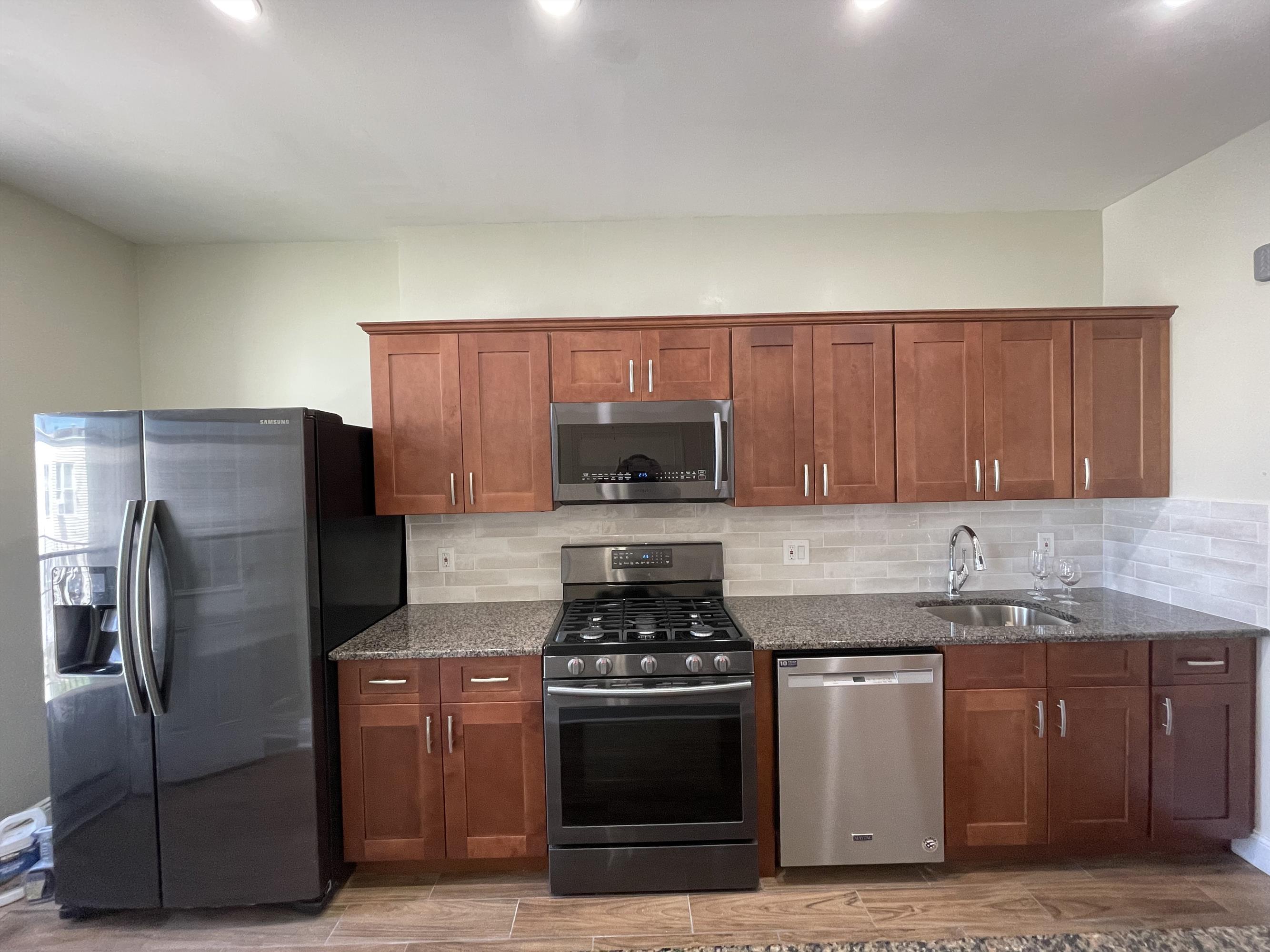 Glendale NY, 11385 MLS 1389777 Carollo Rentals