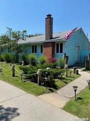 Newly Renovated Beach Home. Immaculate And Adorable. Close To Beach & Town!