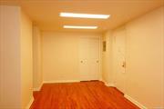 approx 528 SF Commercial Office Space for lease in prime Flushing location., Building Size:120x150