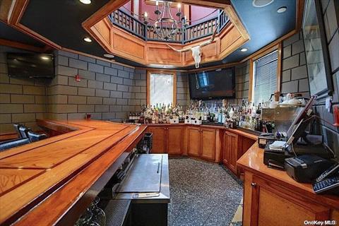 BACK BAR /MAIN DINING