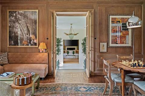 Elegant Foyer to Octagonal Room