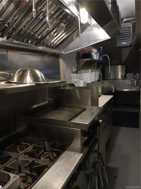 NEW COMMERCIAL KITCHEN