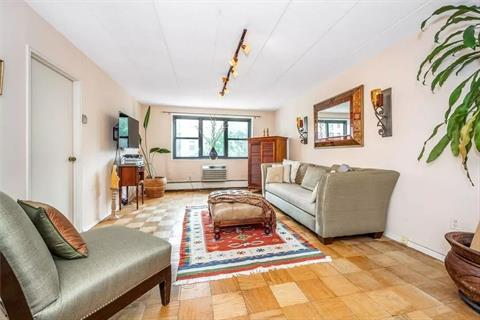 Large 2nd bedroom currently used as formal dining room. Bright eastern exposure throughout the day. Beautiful parquet hardwood floors.