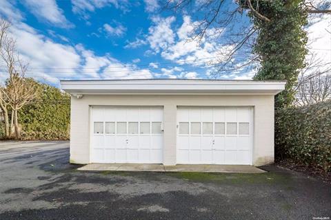 Detached 2-car garage