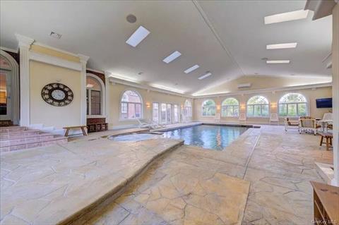 3200 Sqft Indoor Pool 16x32 & 10 Jet Hot To