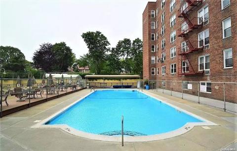 VALERIE ARMS CO-OP POOL