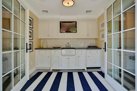 Guest Cottage kitchen w. adjoining full baths