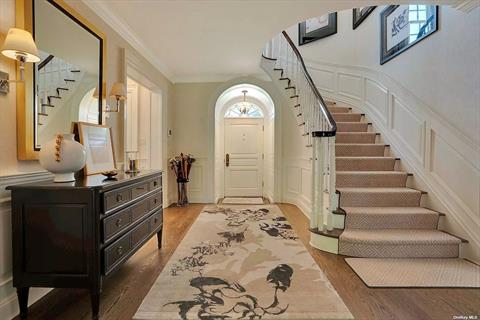 Designer Showcase - Elegant Foyer