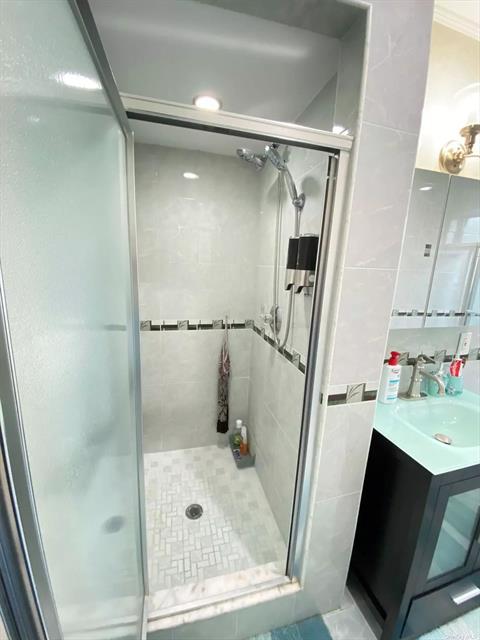 Stand- Up Shower