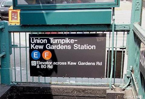 Kew Gardens subway station within walking distance