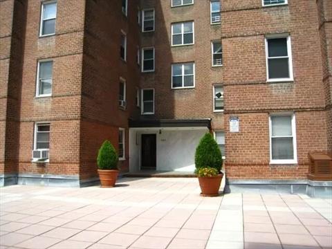 Next door Fay park with tennis courts and playground