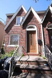 4 B/R, 2 BATH, 2 KITCHEN, UNFINISH 1B/R, 1BATH, IN BASEMENT ,