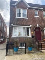 3 family. Excellent location. Hardwood floors. Close to schools, shopping and transportation., Additional information: Appearance:AAA, Interior Features:Lr/Dr