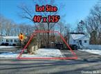 Level and lightly wooded lot about 40&rsquo;x125&rsquo; Owner willing to wait for a buyer to obtain permits. Owners have plans available for an affordable container home. The plot is located between 288 and 294 Commack Rd.