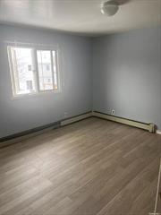 2 SEPERATE PRIVATE ROOM AVAILBLE. SHARED BATHROOM AND KITCHEN. LOCATED IN A PEACEFUL HOME, INSIDE OF A PEACEFUL COMMUNITY. THE ROOMS ARE NEWLY RENOVATED. LOOKING TO COMFORT SOMEONE RESPECTFUL, LOOKING TO GET A GOOD START.