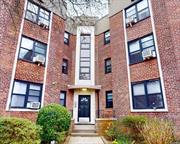 Two Bedroom Condo in Upper Ditmars This unit has its own private entrance with an outside sitting area. Over 800 Sq Ft, one pet ok, parking waitlisted. Tree Lined Tranquil Street. Near a plethora of buses. Don&rsquo;t miss out!
