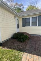Great 2BR, 1 Bath apt. Living Room, Kitchen, Washer/Dryer, CAC. Use of yard. Excellent location. Near to all.