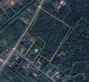 Explore this prime 7.5-acre parcel in the Village of Goshen, just 60 miles from NYC. Featuring municipal water on-site and sewer access within 500 feet, this property has the potential for a 10-13 lot subdivision. Located within walking distance to parks, schools, cafes, shops, and restaurants, and close to major highways and mass transit, it combines urban convenience with village charm. Ideal for developers seeking a valuable investment in a desirable area.