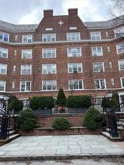 Perfect for Commuters! No Board Approval!! Spacious 1 bedroom apartment in desirable sought after Midland Gardens. Hardwood Floors throughout, one Unassigned outdoor parking space ($100) month. Eligible to join beautiful Lake Isle Country Club in Eastchester!! Just minutes to RR and Bronxville village shops, movie theatre, eateries, dining, park/trails. No pets permitted. No Smoking. Close to all major highways and public transportation.