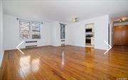 Spacious one-bedroom located int he heart of Rego park! Close to all! Pets allowed!