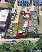 Purchaser has the option to buy adjacent lot .