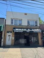1200 sqt on street levels at Williamsbridge Road, next to commercial area. The store currently set up as laundry mart but it can be delivery vacant. This Prime location Conveniently located in Highly Visible & Attractive Pedestrian Location close to buses , high school. Call to schedule appointment for start your business today.