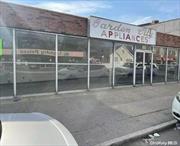 This is an amazing opportunity to own prime property on a busy Main Street near shopping centers. Property with great visibility, wide frontage. Great for convenience store, Office Space, Urgent Care, Retail, Gym & Med Spa. Food with proper permits. Do not miss this opportunity!!!, Additional information: vac_perc:100