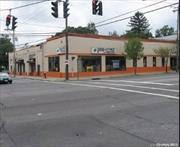 Beautiful Light Airy 3800 Sq/Ft store front with 80 Ft of frontage on Jericho Tkpe, Building Size:3800