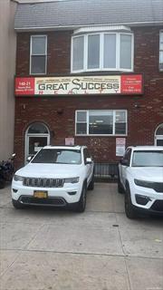 3 stories approx 3300 SF, currently used as a Real Estate office, A block away from E train, few block from Queens courts, 2 car port in front of building, rent with option to buy is optional, (great zoning for commercial / residential development)