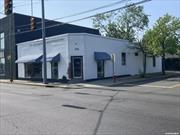 This freestanding retail building is ideal for a showroom, high end retail, or boutique office.  At the foot of the Meadowbrook Parkway exit and bustling Old Country Road there are 36, 000 vehicles passing per day. Ideal for branding and signage with larger windows and street corner signage for daily drivers and parking for a few cars behind. Also offered for sale at $1, 000, 000. Prime Location with 46, 000 vehicles passing per day!