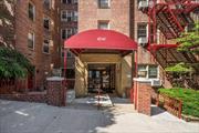 Lovely 2BR/Junior 4 at the Illinois. Hardwood floors throughout. Open living room/dining room concept. Located on the 5th floor with lots of light. Close to all shopping, restaurants and transportation on a quiet street. Ideal Forest Hills location!