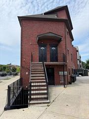 Gorgeous corner property located in the heart of Brooklyn. Great investment property with 3 apartments.