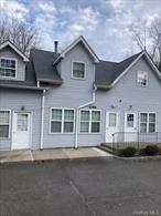 First Floor Space. Ideal for office, beauty shop or retail space with convenient parking. Excellent location on Route 17 North, approximately 520 square feet of space for $850/Month plus utilities. Convenient access to Rockland County, NY and New Jersey.