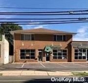 Bright office or retail space located in a building with other longstanding, reputable businesses/retailers in beautiful and lively Locust Valley. First floor with entry area, three rooms and full bathroom. Shared front parking lot and dedicated parking spot in the back.