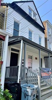 Renovated 1 bedroom with bonus room. 1 bathroom apartment. Newer kitchen and appliances. Lots of natural lighting. Close to shops and restaurants. Short drive to I84 & I87. Come take a look!