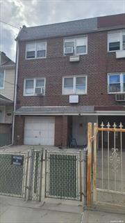 THIS A GOOD OPPORTUNITY TO OWN AN INVESTMENT PROPERTY IN RICHMOND HILL COMMUNITY. CLOSE TO ALL AMENITIES. BRICK AND BLOCK EXTERIOR WITH A PRIVATE DRIVEWAY AND GARAGE.