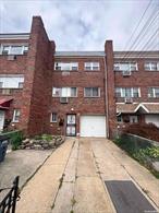 Great location in Centreville, Ozone Park, updated 5 room, 2 bedroom apartment apt. Near Q-11, bus, park, schools, shopping. Close to Crossbay Blvd. Conduit & Belt Parkway.