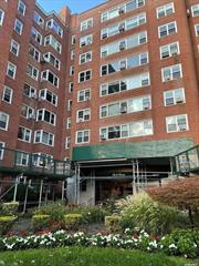 THE PARK BRIAR face to Queens Blvd .Great location! Near subway E/F/M/R(71 AVE stop ) Excellent opportunity for starter to own the low cost professional doctor&rsquo;s office in the heart of FOREST HILLS . THIS BUILDING first floor has muti Doctor&rsquo;s offices /doorman stays inside , very safety , convenience and good business.