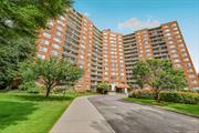 Deluxe Lakeside Towers Co-op. Spacious 2 bedroom 2 bathroom with large balcony. newly renovated with top of top-of-the-line kitchen. Maintenance includes all utilities. Close to LIRR, Bus, Shops, restaurants, Lake, 24-hour doorman, Gym, and Pool. Make this luxury coop for your new home.