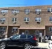 AMAZING 1 BEDROOM 1 BATH RENOVATED APT EVERYONE WELCOME. GREAT BUILDING AMAZING LOCATION